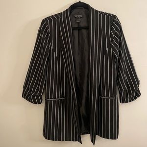 Medium Black stripped blazer